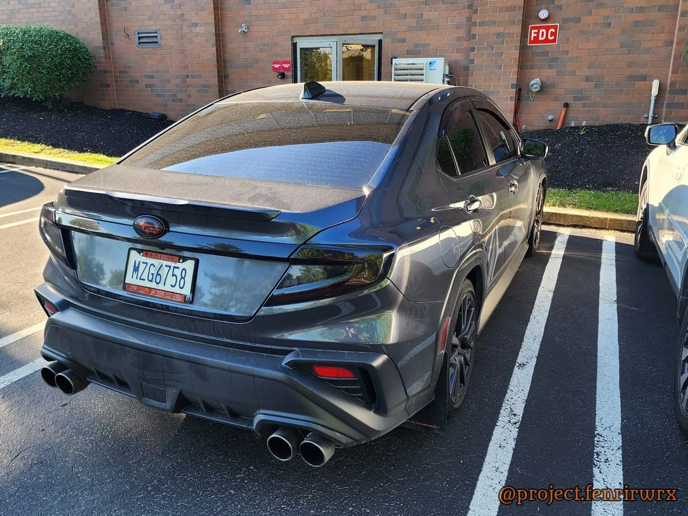 Rear three-quarter at work
