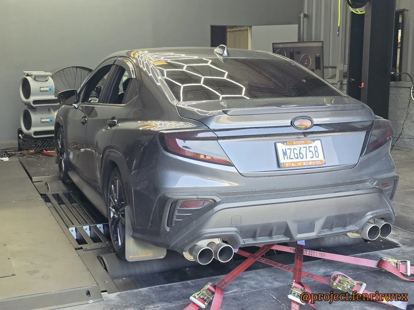 On the rollers, rear view