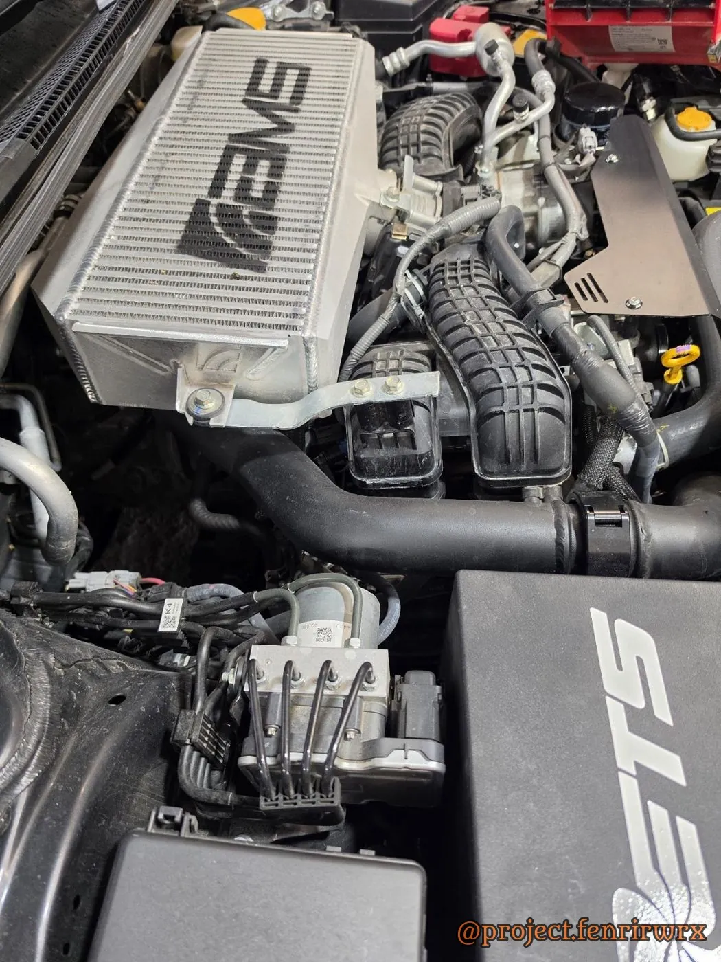 Top mount and ETS airbox